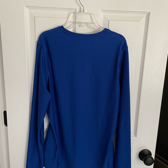 🍀 Under Armour Long Sleeve Shirt (XL) - Picture 3 of 3